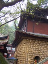 Χιλιάδες βουδιστικούς ναούς: το έδαφος της μονής στην Sichuan Yibin